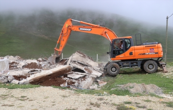 Gümüşhane yaylalarındaki kaçak yapılaşmaya müdahale!