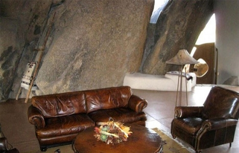 Taş Devri Evi 4.2 milyon dolara satılıyor!