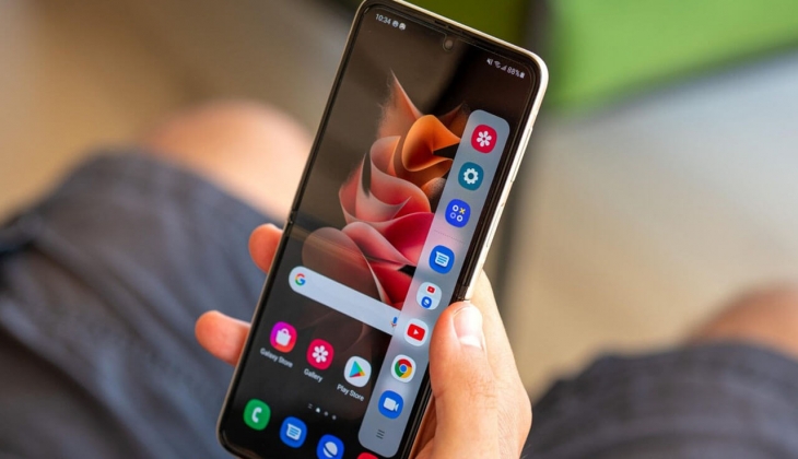 Galaxy Z Flip3 te bomba indirim! Carrefour dan web e özel avantaj... 3 Ocak 2023 fiyat listesi