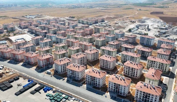 Malatya da bin 130 deprem konutu hak sahiplerine teslim edildi!