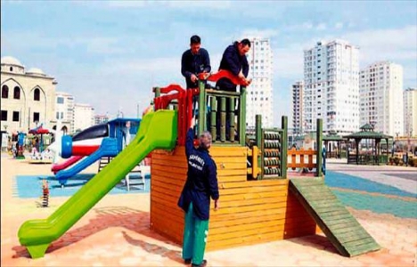 Gaziantep Şahinbey'de parklar onarılıyor!