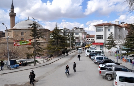 Bolvadin Belediye binası çevresine düzenleme!