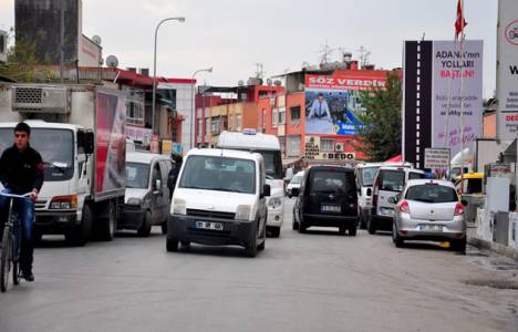 Adana'daki trafik sorunu işyeri kapattırıyor!
