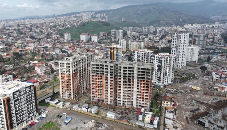 İzmir’de kentsel dönüşüm mağdurları isyan etti: 15 yıllık bekleyiş yeter!