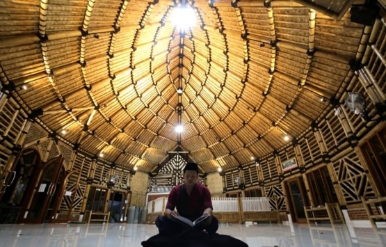 Endonezya daki Saka Buana Camisi nin yüzde 60 ı bambudan yapıldı!