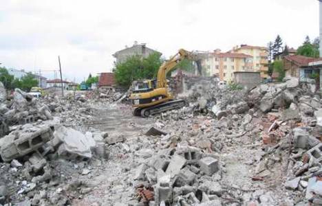 Şanlıurfa'da eski hal pazarında bulunan 7 iş yeri yıkıldı!