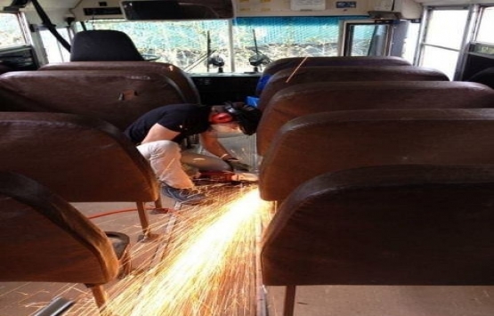 Ev kirası ödemek istemeyen çift otobüsü eve çevirdi!