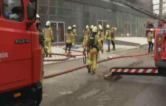 Fikirtepe de 25 katlı binanın inşaatında yangın!