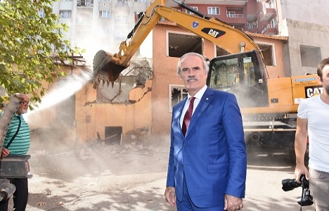 Bursa, yıkılan binalarla nefes alıyor!