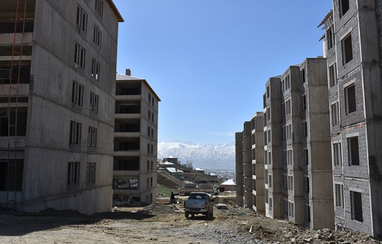 Hakkari de terör mağdurları için 3 bin 63 konut yapılıyor!