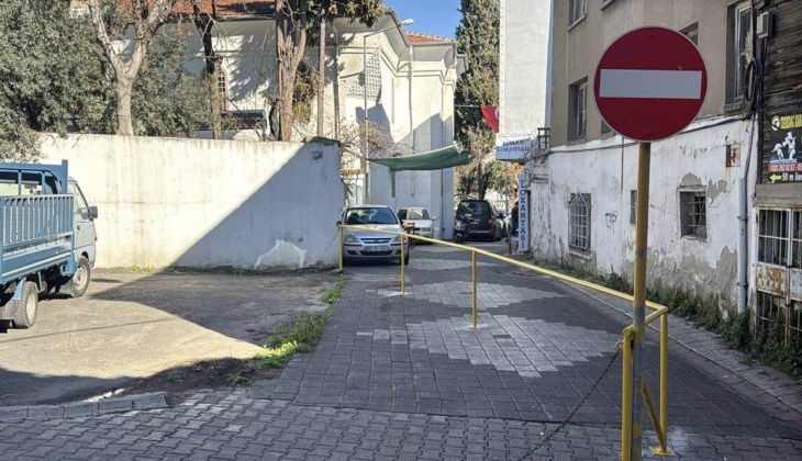 65 yıllık arsa sahibi sokağı kapattı: Benim tapulu arazim!