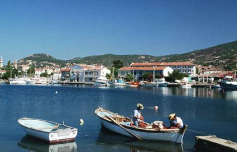 Foça'da turizm alanları yok oldu!