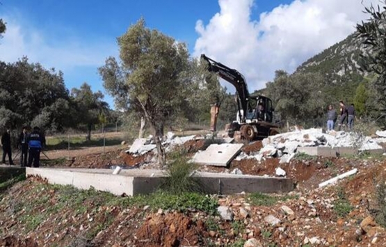 Akbük Koyu'ndaki 10 projede yıkım başladı!