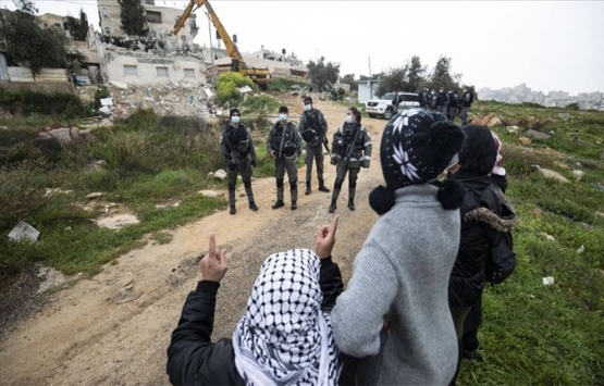 İsrail belediyesi Kudüs’te Filistinlilere ait evi yıktı!