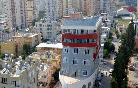 Mersin'de gemi şeklinde bina yapıldı!