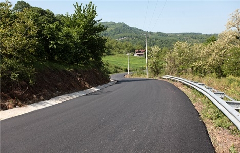 Sakarya Büyükşehir'den 3 mahalleye sıcak asfalt!