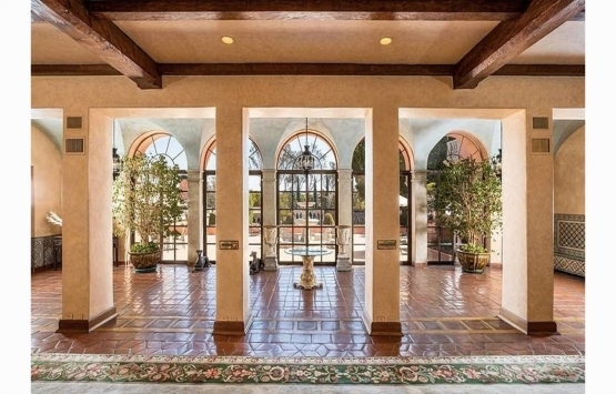 Holllwood un en lüks malikanesi 125 milyon dolara satışa çıktı!