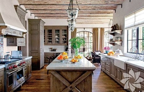 İşte Hollywood yıldızlarının renkli yuvaları!