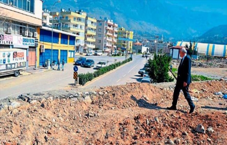 İskenderun sanayi sitesinde yol sorunu çözülüyor!
