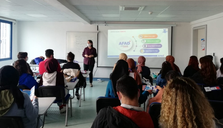 İzmir Demokrasi Üniversitesi 30 öğretim üyesi alıyor! Son başvuru 16 Ocak 2023!