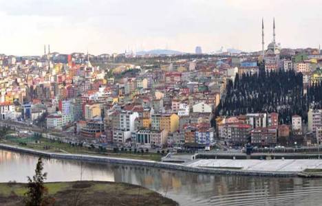 Beyoğlu Örnektepe’de çatlayan binalar belediyenin kontrolünde!