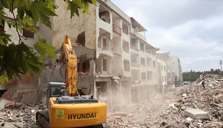 Gaziakdemir Mahallesi sakinlerinden kentsel dönüşüme tepki: 103 metrekare evim 48 metrekareye düşüyor!