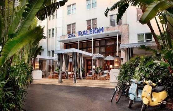 Serdar Bilgili nin The Raleigh Hotel’i için açılış partisi!