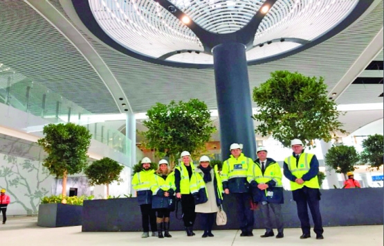 Büyükelçiler 3. havalimanına hayran kaldı!