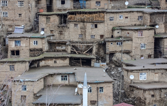 Bitlis Hizan ın ilginç taş evleri!