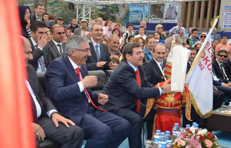 İdris Güllüce Niğde Dr. Servet Çetin İlkokulu ve Ortaokulu'nun açılışına katıldı!