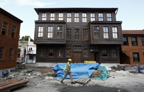 Fatih Ayvansaray Türk Mahallesi'ndeki 15 bina yenilendi!