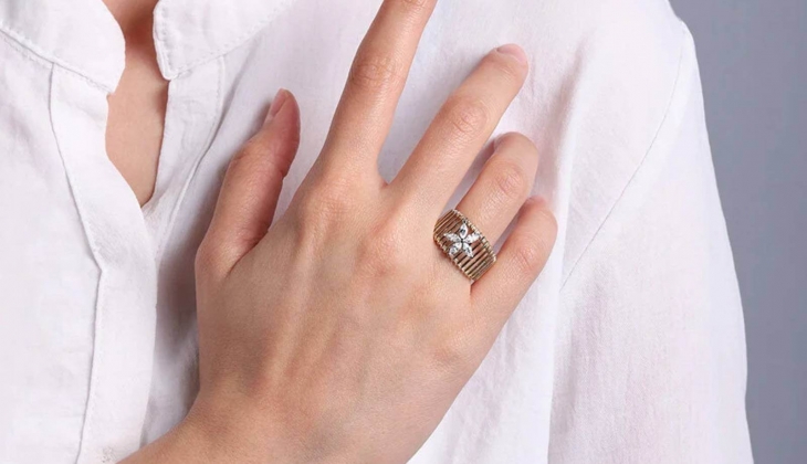 Gülaylar altında yüzde 70 e varan indirim! Yüzük, bilezik, küpe ve kolye fiyatları düştü!