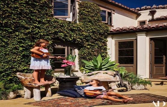 Alessandra Ambrosio evinin kapılarını açtı!