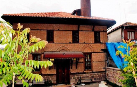 Ankara'daki tarihi Ağaçayak Camisi yerle bir oldu!