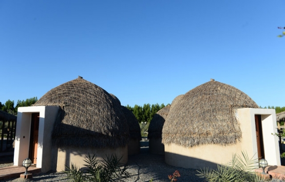 İran da hurma yapraklarından otel inşa edildi!