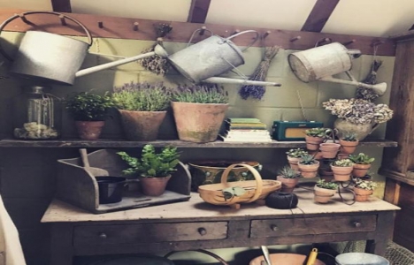 İşte Kelly Brook un merak edilen çiftlik evi!