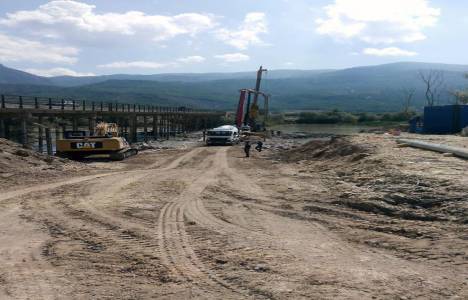 Sakarya Çardak Köprüsü'nün inşaatı devam ediyor!
