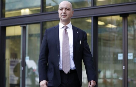 FETÖ'cü Akın İpek İngiltere’deki evini kliseye çevirdi!