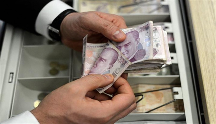 Bankalar peş peşe açıklıyor! EYT mensuplarına borçları için kredi geliyor!