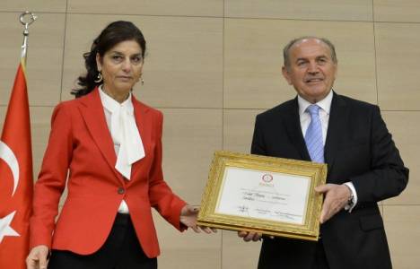 Kadir Topbaş mazbatasını aldı!