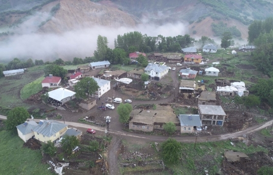 Bingöl Yedisu'da kerpiç yapılar yıkıldı!