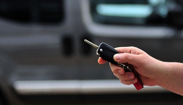 İkinci el otomobil alacaklar dikkat! Hem satışlar hem fiyatlar katlandı! 