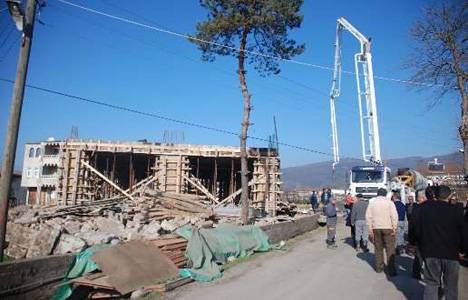 Kdz. Ereğli'de 20 yıllık muhtar köyüne üçüncü camiyi yaptırıyor!