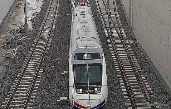 Ankara-Sivas YHT Projesi'nde günlük 1.750 metre ray seriliyor!