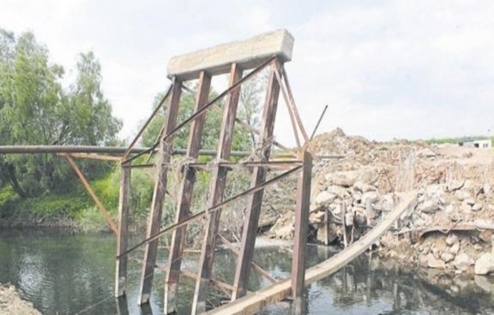 Balıkesir'de mahalleliler köprüsünü istiyor!