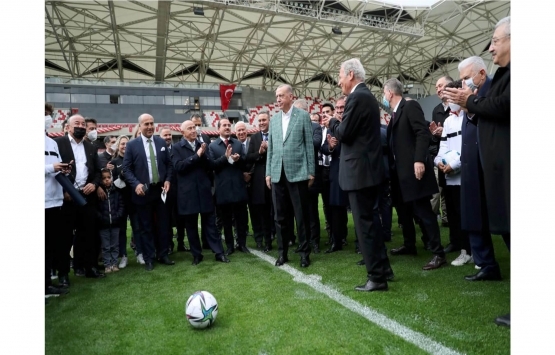 Alsancak Mustafa Denizli Stadı açıldı!