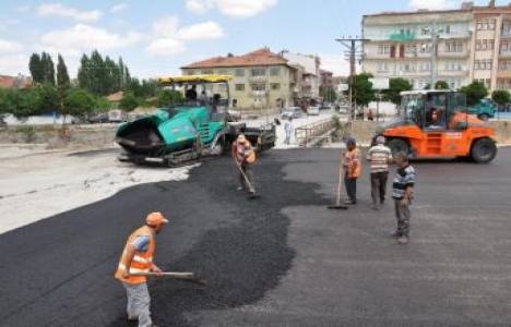 Sorgun'da ana caddeler sıcak asfaltla kaplanıyor!