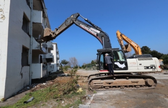 Şile'deki eski askeriye lojmanları yıkılıyor!