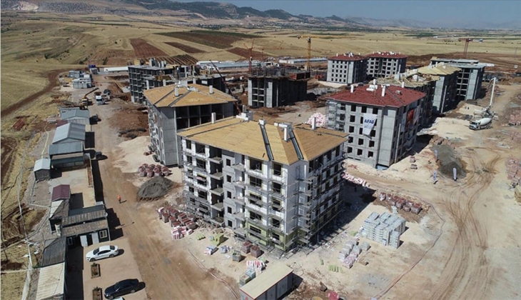 Adıyaman'daki deprem konutlarında dış cephe çalışmaları başladı!