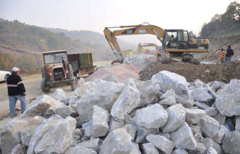 Oylat Kaplıcaları'na ulaşımı sağlayan yol genişletiliyor!